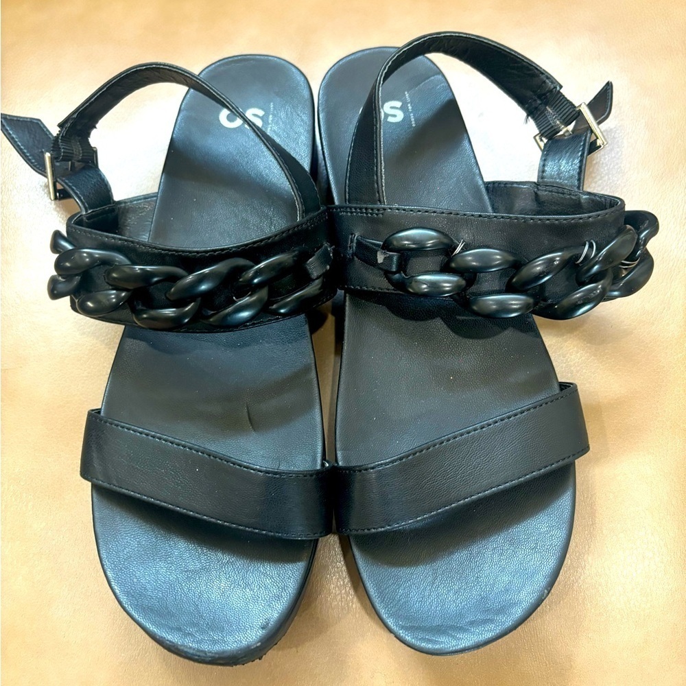 Black platform sandals